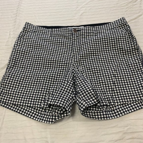 Old Navy Pants - 💐💐💐  OLD NAVY WOMENS SHORTS SIZE 14   💐💐💐